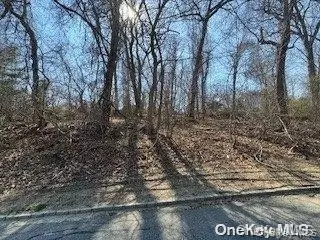 Seacrest Drive, Huntington, NY