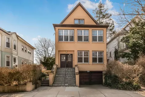 234 E 240th St, New York, NY 10470