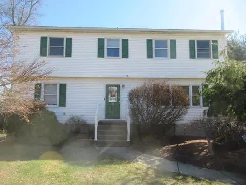 21 Arlington Dr, Harriman, NY 10926