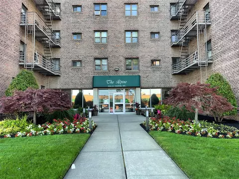 204-15 Foothill Ave #B-61, New York, NY 11423
