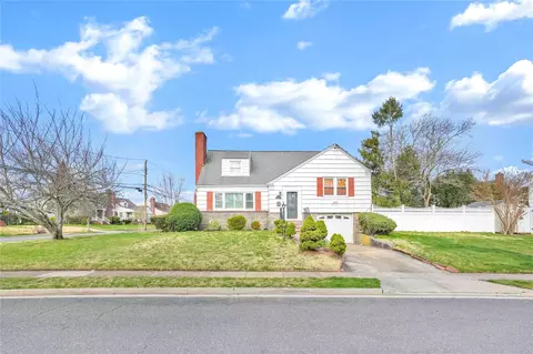 2632 Fox Rd, Baldwin, NY 11510