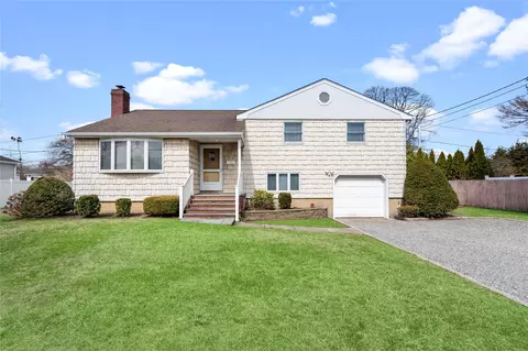 22 Northern Pkwy E, Plainview, NY 11803