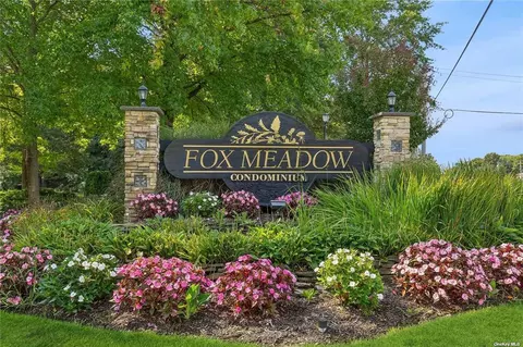 1105 Sara Cir #1105, Port Jefferson Station, NY 11776