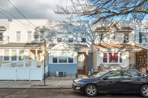 97-31 81st St, New York, NY 11416