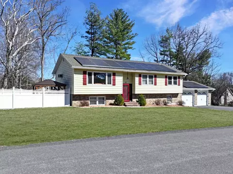 27 Hilltop Dr, Wappinger, NY 12590