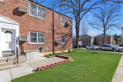252-20 58 Ave #2, Little Neck, NY 11362