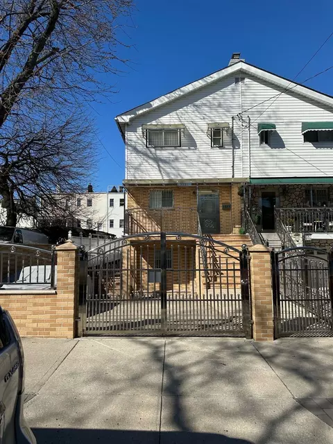 2227 Turnbull Ave, New York, NY 10473