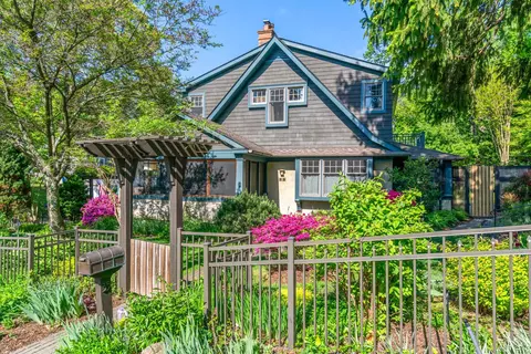 35 Glades Way, Huntington, NY 11743