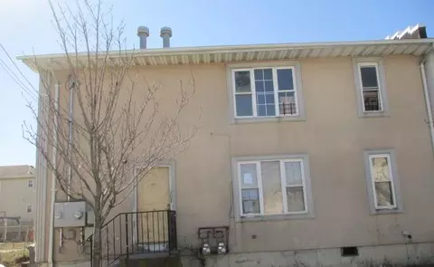 2215 Nameoke Ave, New York, NY 11691