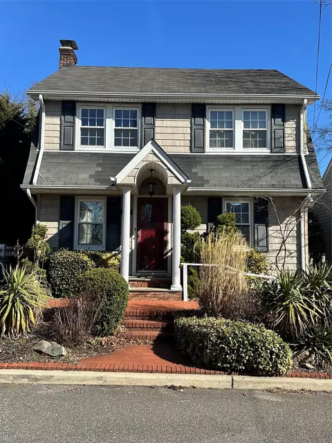 122 Finucane Pl, Woodmere, NY 11598