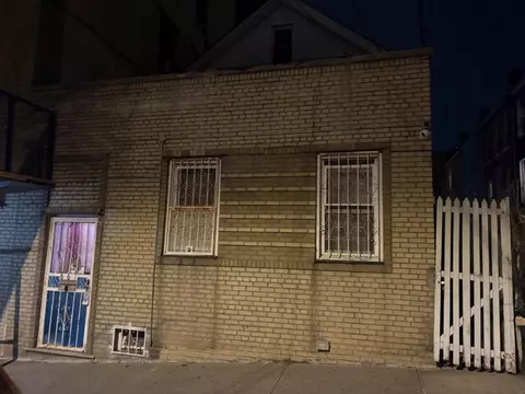 661 E 228th St, New York, NY 10466