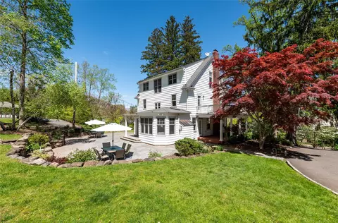 524 N Midland Ave, Clarkstown, NY 10960
