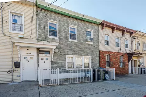 8514 95th Ave, New York, NY 11416