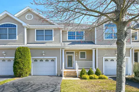 50 Blair Rd #50, Setauket, NY 11733