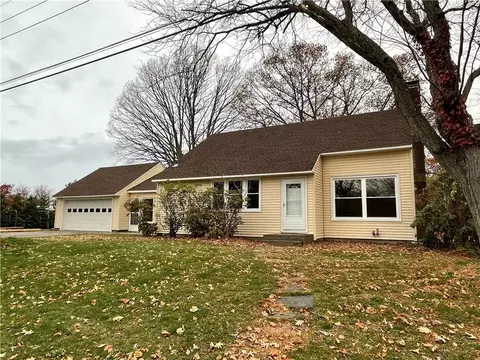 2 Ridge View Dr, Newburgh, NY 12550