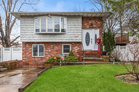 125 W 8th St, Deer Park, NY 11729