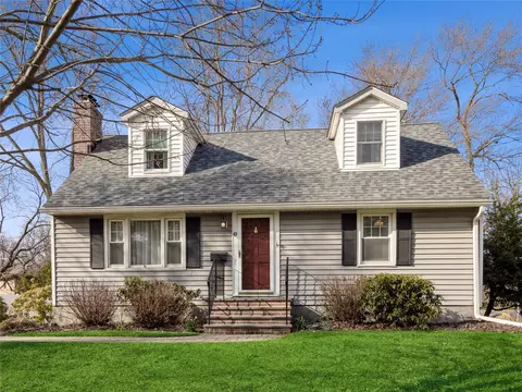 49 Sharon Dr, Poughkeepsie, NY 12601