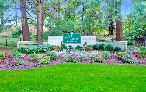 48 Richmond Blvd #1B, Ronkonkoma, NY 11779