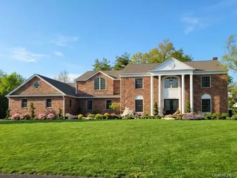 8 Tor Ter, Clarkstown, NY 10956