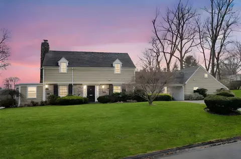37 Hathaway Ln, White Plains, NY 10605