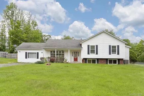 17 Harvard Sq, Woodridge, NY 12789