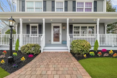 316 George St, West Islip, NY 11795