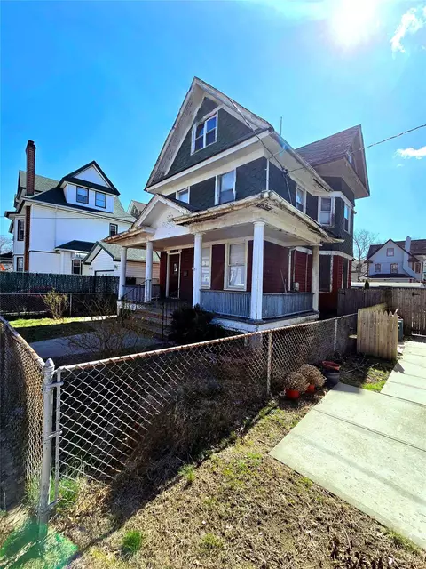 104-60 89th Ave, New York, NY 11418