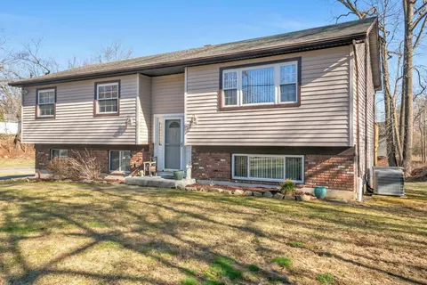 60 Dutch St, Cortlandt, NY 10548