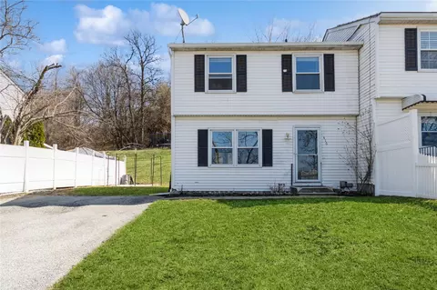 416 River St, Beacon, NY 12508