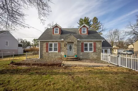 11 Locust Ave, New Windsor, NY 12553