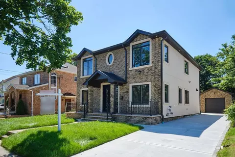 40 Talbot St, North Hempstead, NY 11040