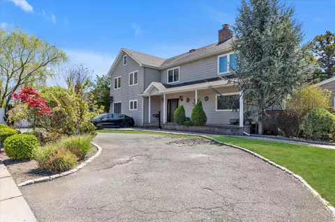 580 Foxhurst Rd, Baldwin, NY 11510