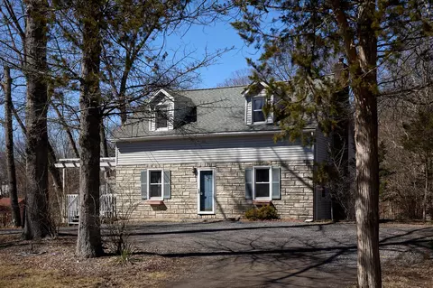 257 State Route 32 N, New Paltz, NY 12561