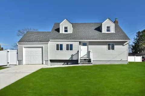 578 Champlain Ave, West Hempstead, NY 11552