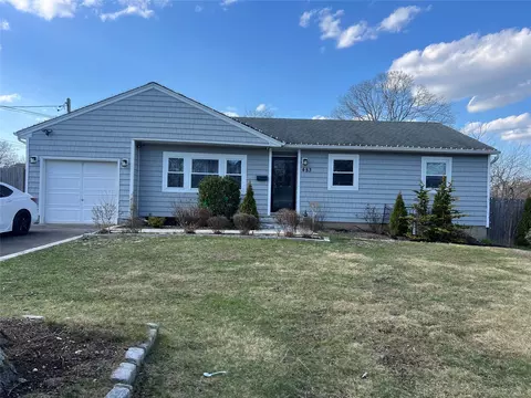 483 Ralph Ave, Central Islip, NY 11722