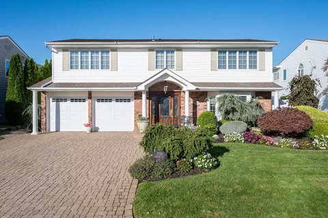 3354 Seawane Dr, Merrick, NY 11566