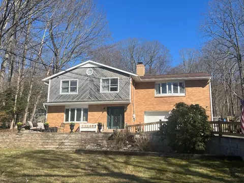 20 Arbutus St, Putnam Valley, NY 10579