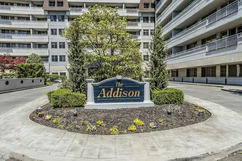 100 Harbor View Dr #249, North Hempstead, NY 11050