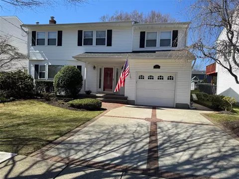 1524 Maeder Ave, Merrick, NY 11566