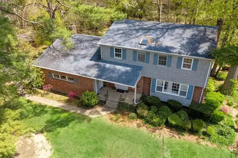 62 Crescent Beach Rd, Glen Cove, NY 11542