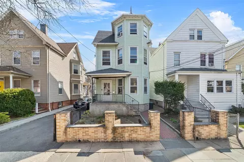 135 N 8th Ave, Mount Vernon, NY 10550