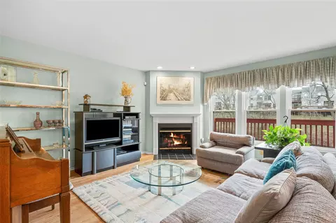 162 Club Ct, Ossining, NY 10562