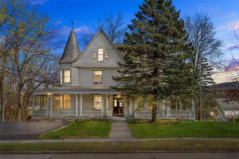 43 Oakland Ave, Warwick, NY 10990