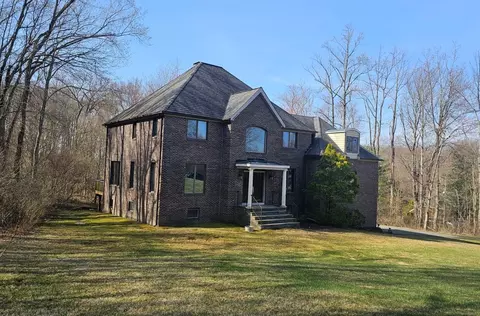 78 Coventry Ln, Southeast, NY 10509