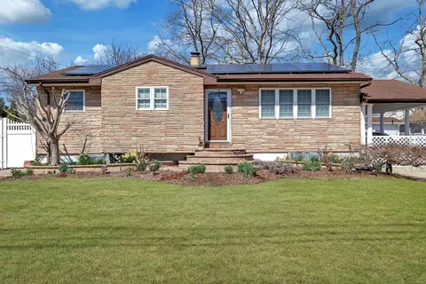 51 Sammis Ave, Deer Park, NY 11729