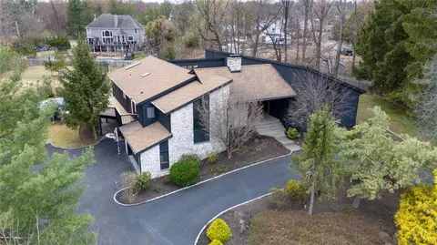 4 Frost Ct, Clarkstown, NY 10956