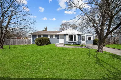 2201 Knickerbocker Ave, Medford, NY 11763
