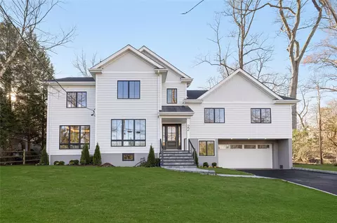 22 Chamberlain St, Rye, NY 10580