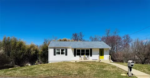2 Elizabeth Ln, New Windsor, NY 12553