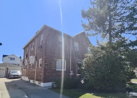 136-08 71st Rd, Flushing, NY 11367